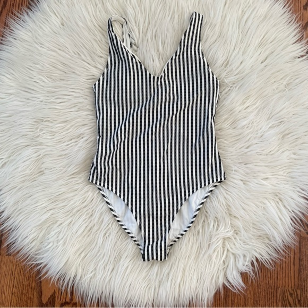 Athleta black white seersucker one‎ piece swimsuit size S